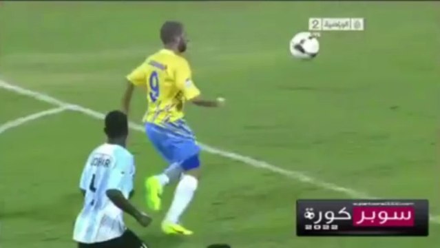 L'astucieux lob de Lisandro Lopez !