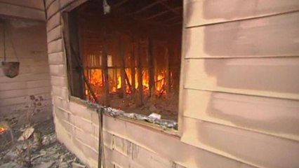 Australia fires claim more homes