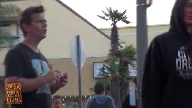 Creepy Ghost Zombie Girl Walks By In Camera Phone Prank