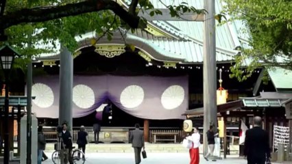 Ministro japonês visita santuário polêmico