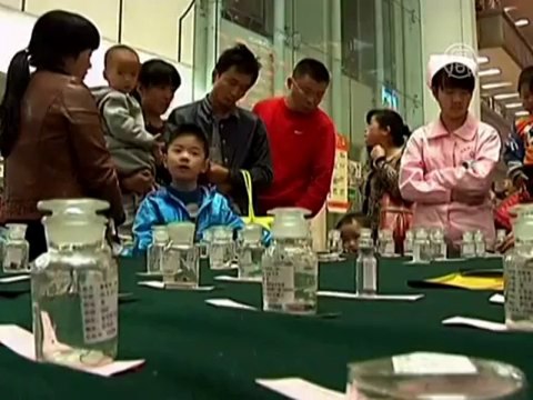 Выставка проглоченных предметов проходит в Китае