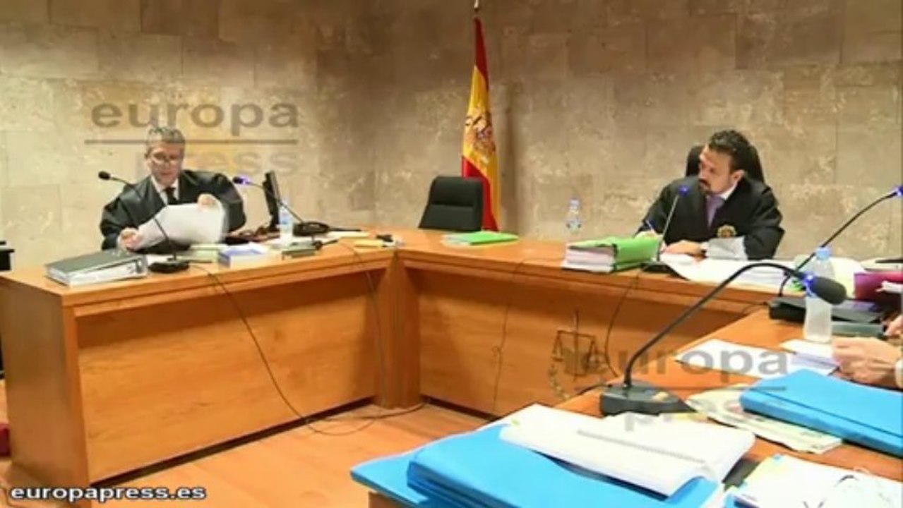 Cospedal niega haber cobrado sobresueldos