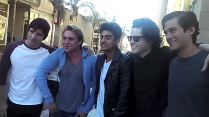 One Direction Imposters Prank Fans in Hollywood, it Works