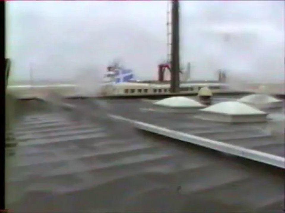 SRN4 in gale force wind