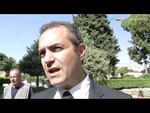 Napoli - Teatro San Carlo e Libreria Guida, il sindaco in campo (18.10.13)