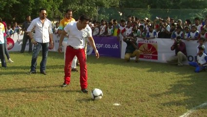 Salman Plays Football With Kids