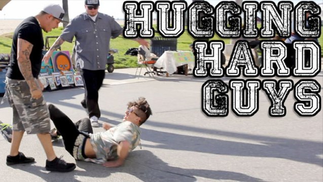 Prendre des inconnus dans ses bras