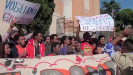 Corteo antagonisti, tensione tra militanti di Casapound e polizia