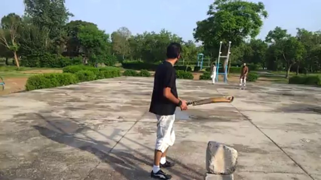 wadood batting.... lucky .. I turned off the recording and next ball he was bowled