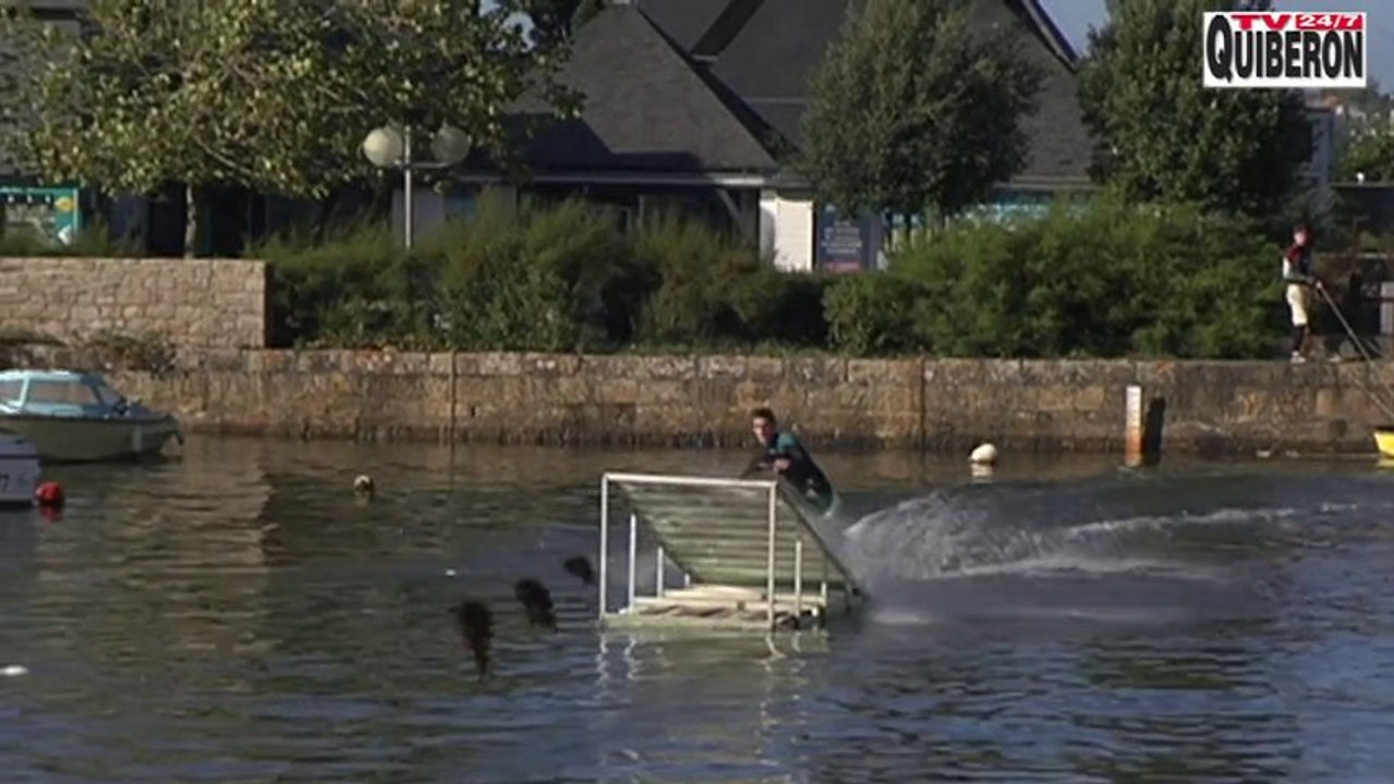 Carnac    |     Sauts chutes en Wakeboard - Carnac  Télé