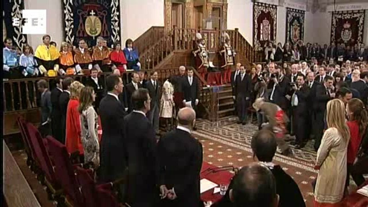 Príncipe de Astúrias entrega Prêmio Cervantes ao neto de Nicanor Parra.