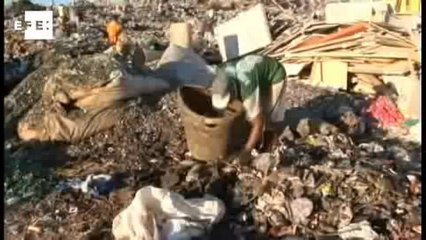 Fechamento do maior lixão da América Latina deixa milhares sem sustento.