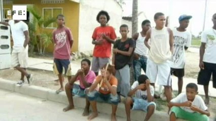 Shakira anuncia na Cúpula das Américas aliança educativa para crianças.