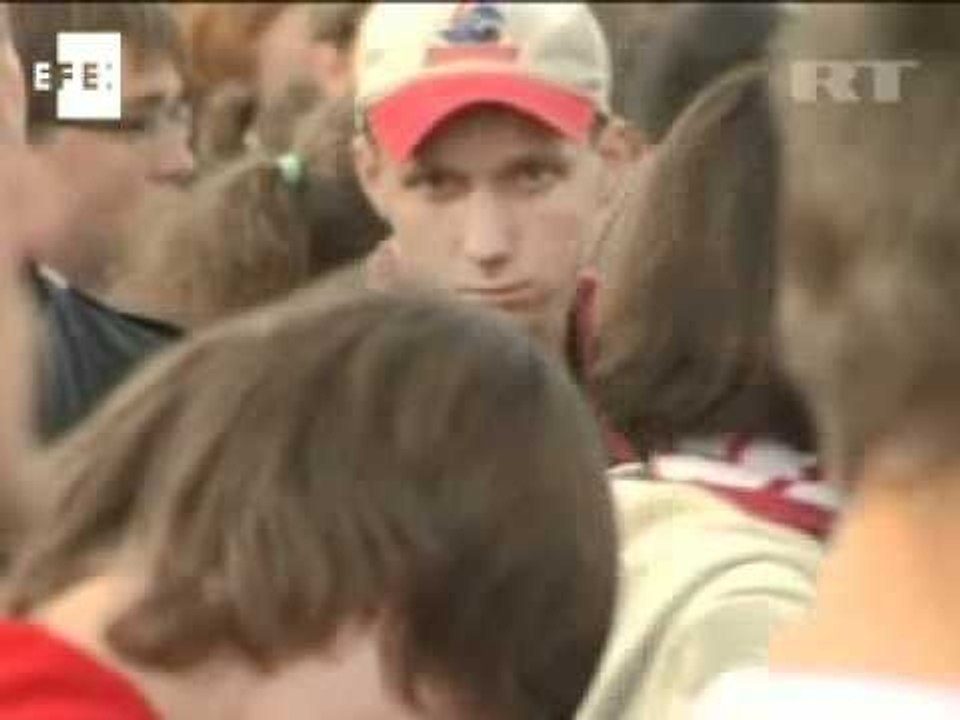 Fans mourn loss of Lokomotiv Yaroslavl players in airplane crash