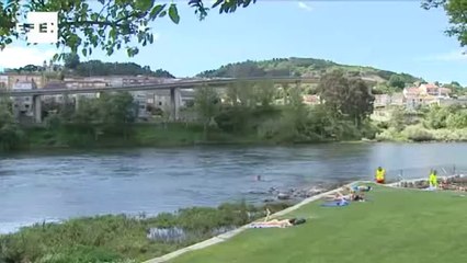 Las temperaturas superan los 30 grados en Orense debido a una masa de aire cálido.wmv