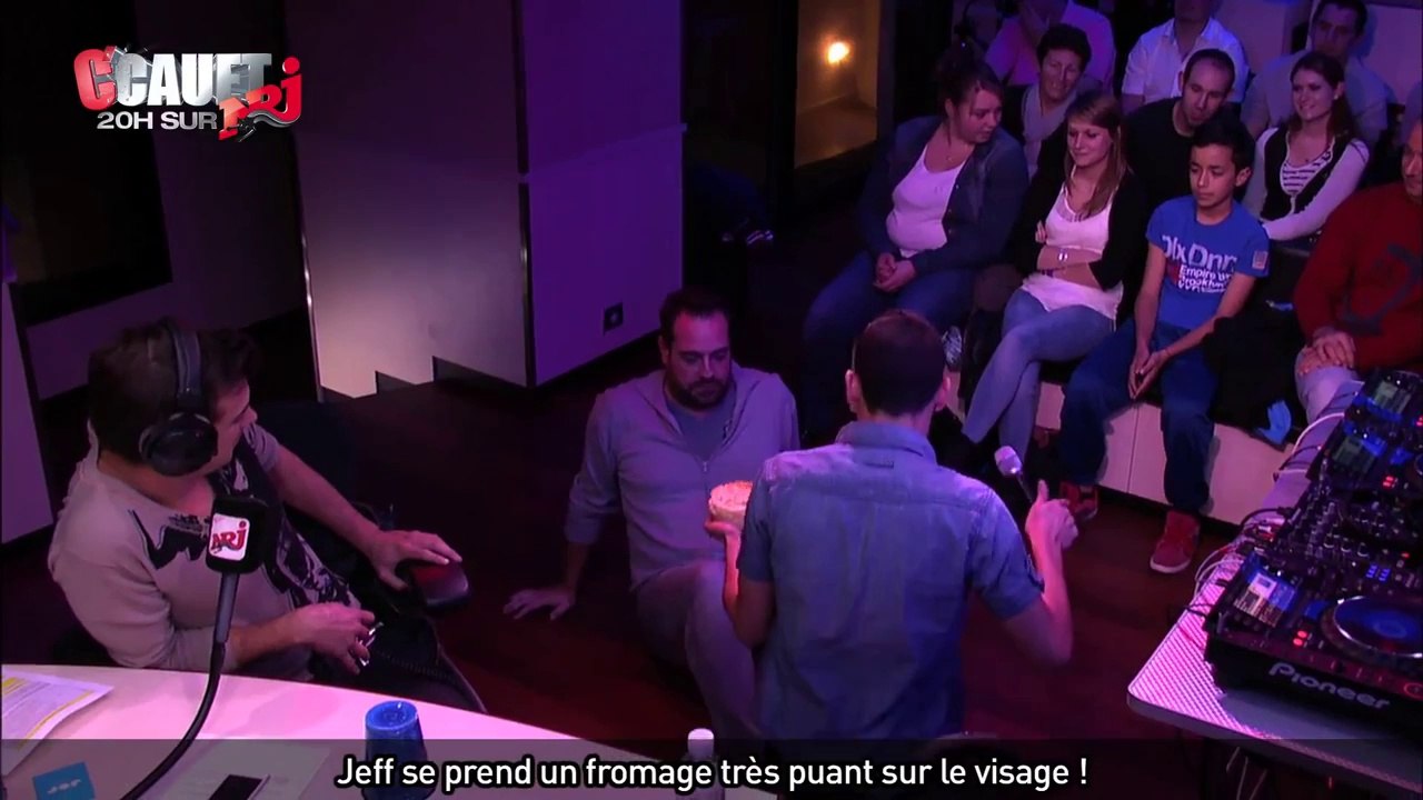 Jeff se prend un fromage très puant sur le visage ! - C'Cauet sur NRJ