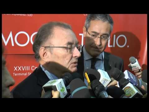 Napoli - Squinzi: Spero che il Parlamento non peggiori la Finanziaria -2- (19.10.13)