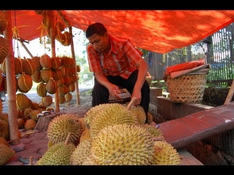 Malaysian man killed by fire set by durian vendor