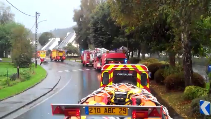Chateaulin Camera Embarquee Dans Le Cortege Des Pompiers Video Dailymotion