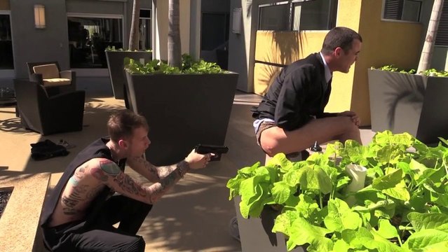 BB Guns Are Bad - Steve-O se fait tirer dessus!