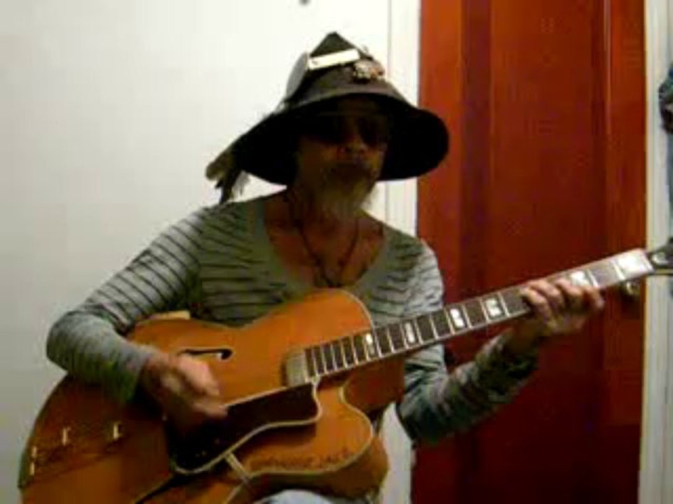 BLUES_GUITAR_to_OLD_HOBO_is_MY_WIFE