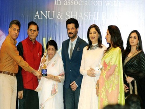 Bollywood Celebrities At Yash Chopra Memorial Awards 2013