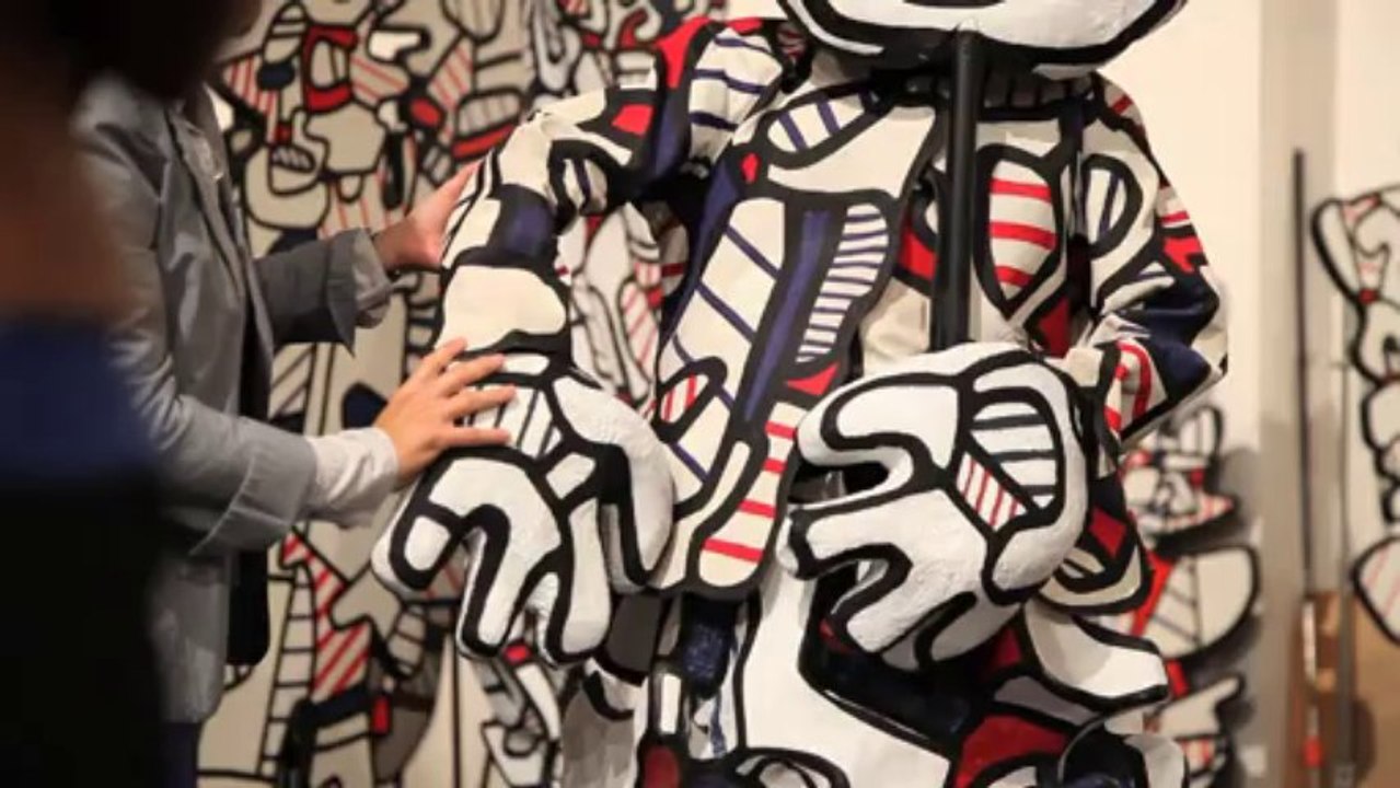 "Jean Dubuffet, Coucou Bazar" : habillage et répétition des mouvements de la chorégraphie
