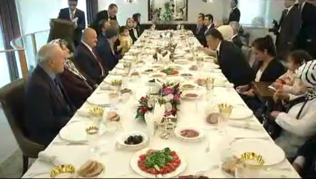 Serbest bırakılan Türk pilotlardan Davutoğlu'na teşekkür ziyareti