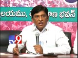 CM Kiran cheating Seemandhra- TRS Vivek