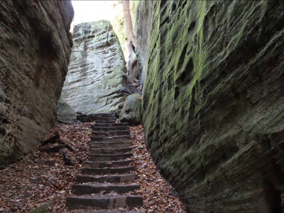 Cantwell Cliffs - Hocking Hills Ohio