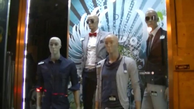 Giovani leoni. Storia di una generazione in gabbia