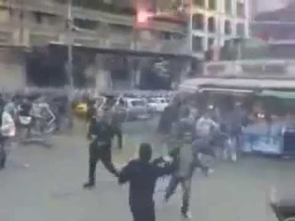 ultrAslan Attack to Gate 13 @ the Taksim Square