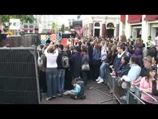 Thousands pack central London for Harry Potter premiere