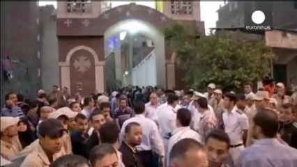 Egitto: funerali copti, tanta rabbia ma desiderio di non...