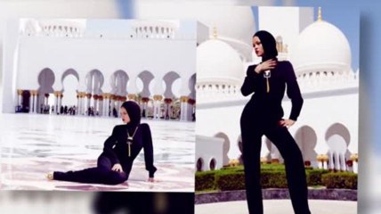 Rihanna es llamada irrespetuosa por posar frente a una mezquita