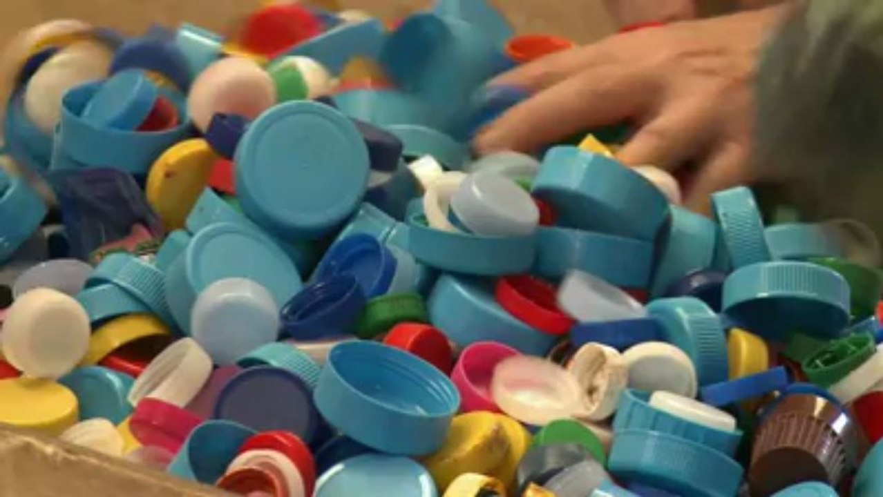 Vannes. Après l'incendie de son local, l'association Fleurs de bouchons reprend du service