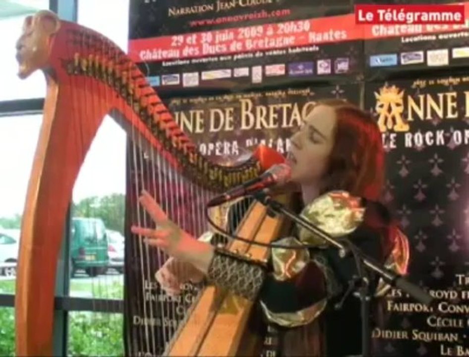 Cécile Corbel interprète "Je vous pleure, Isabeau", extrait du rock opéra "Anne de Bretagne"
