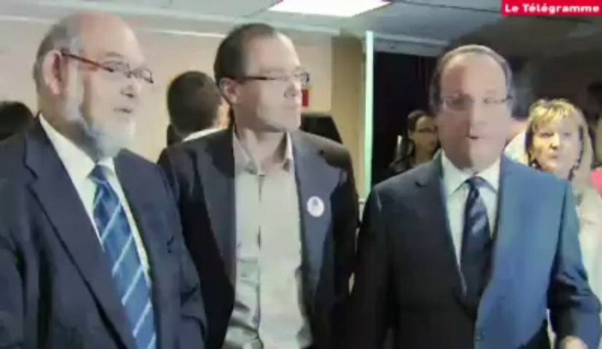 PS : Hollande fait sa rentrée politique