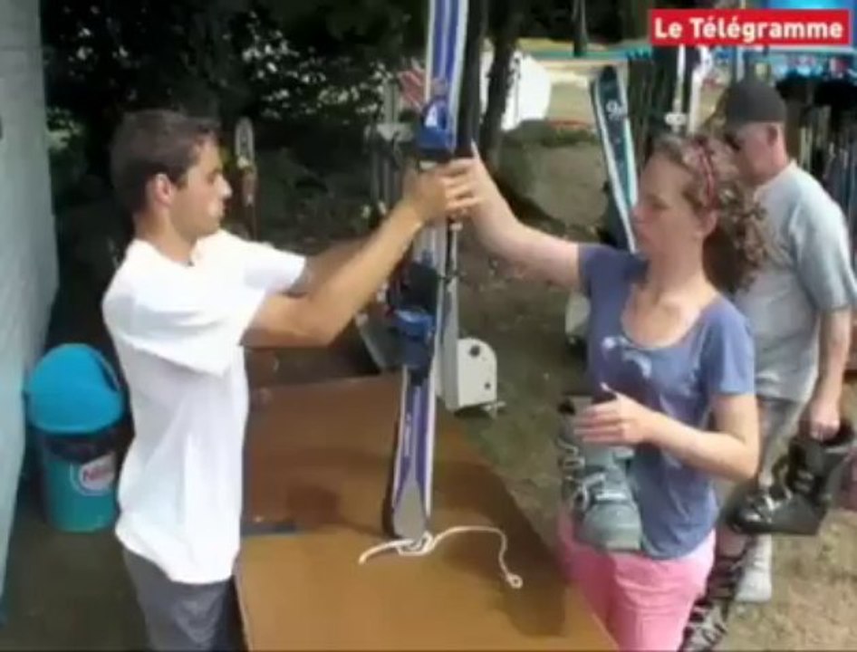 Ski au camping. L'été en pente douce