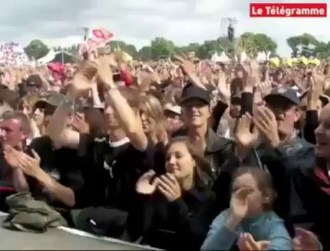 Les frères Morvan et Les Tambours du Bronx. Percutant !