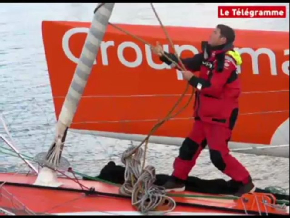 Trophée Jules-Verne. Cammas vient de quitter Brest