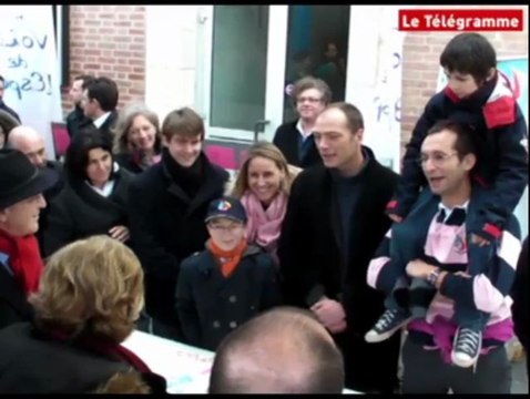 Quimper (29). Bernadette Chirac fidèle aux pièces jaunes