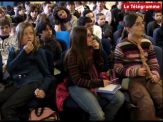 Douarnenez (29). Une sommité parle de la planète avec flamme