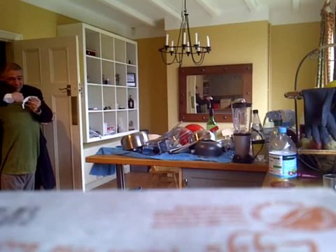 Pétage de plomb d'un père parce que son fils à une bonne note en math!!!