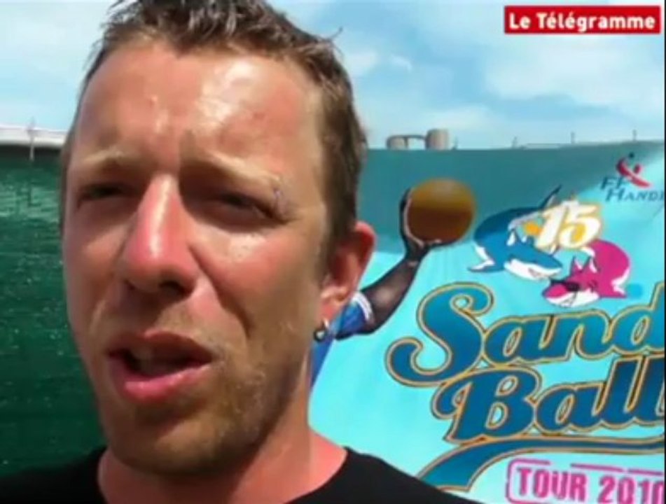 Binic (22). Le show sandball plage de la Banche