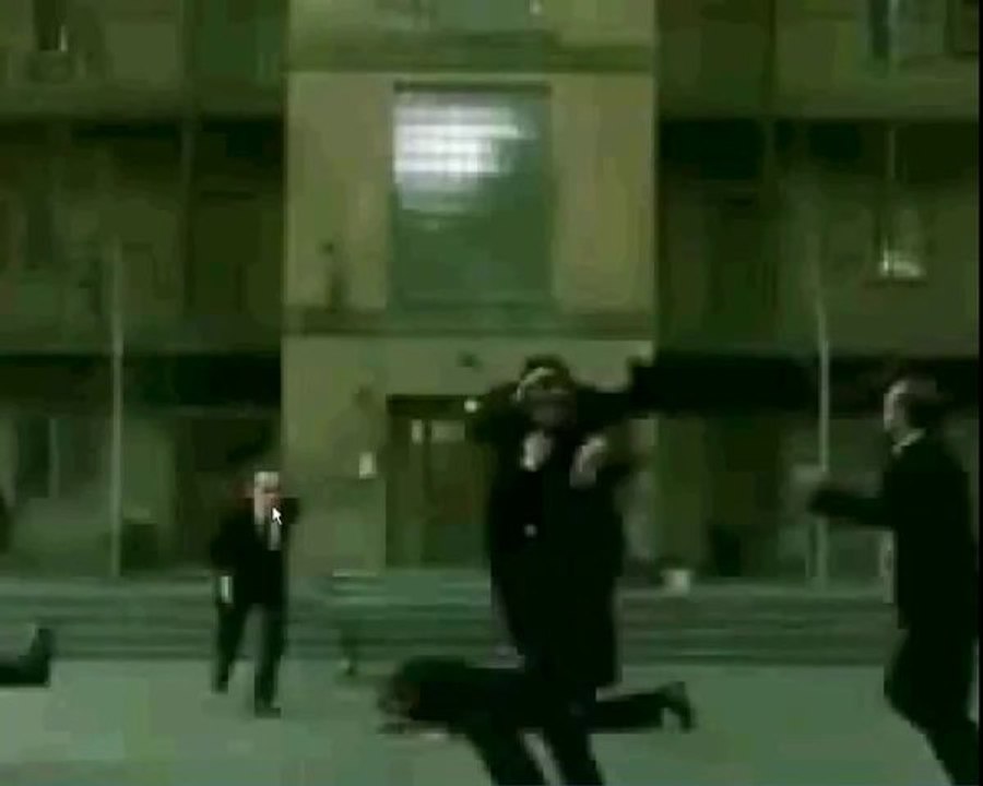 15 Kişiye Saldırdım (Matrix)