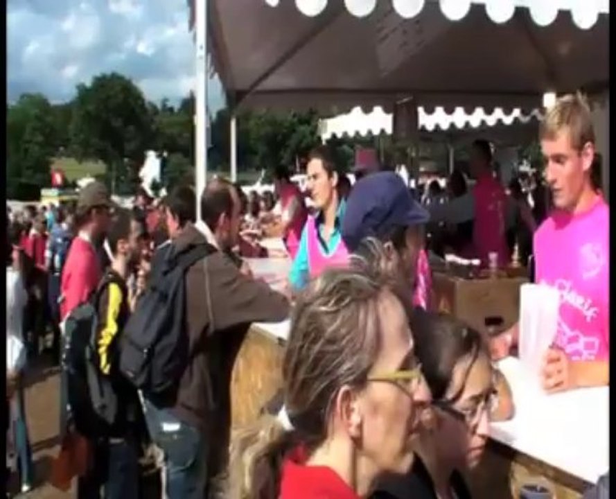 Vieilles Charrues. Vendredi. Bar 8, bière à toute heure !
