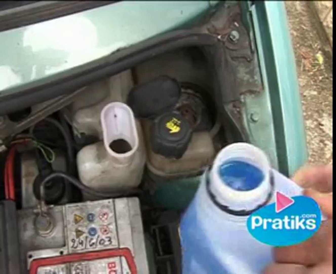 Comment mettre le liquide lave glaces dans sa voiture ? ? - Vidéo  Dailymotion