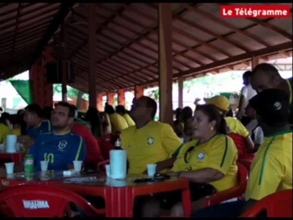 São Luis (Brésil). Les larmes des supportrices de la Seleção