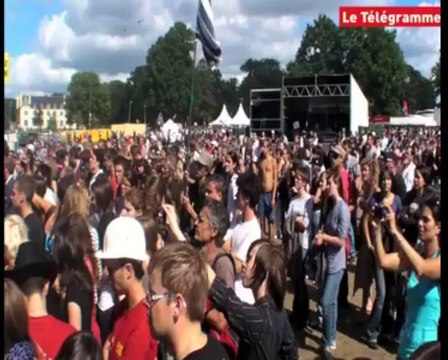 Vieilles Charrues. Samedi. The Guests Only sur la scène Xavier Grall